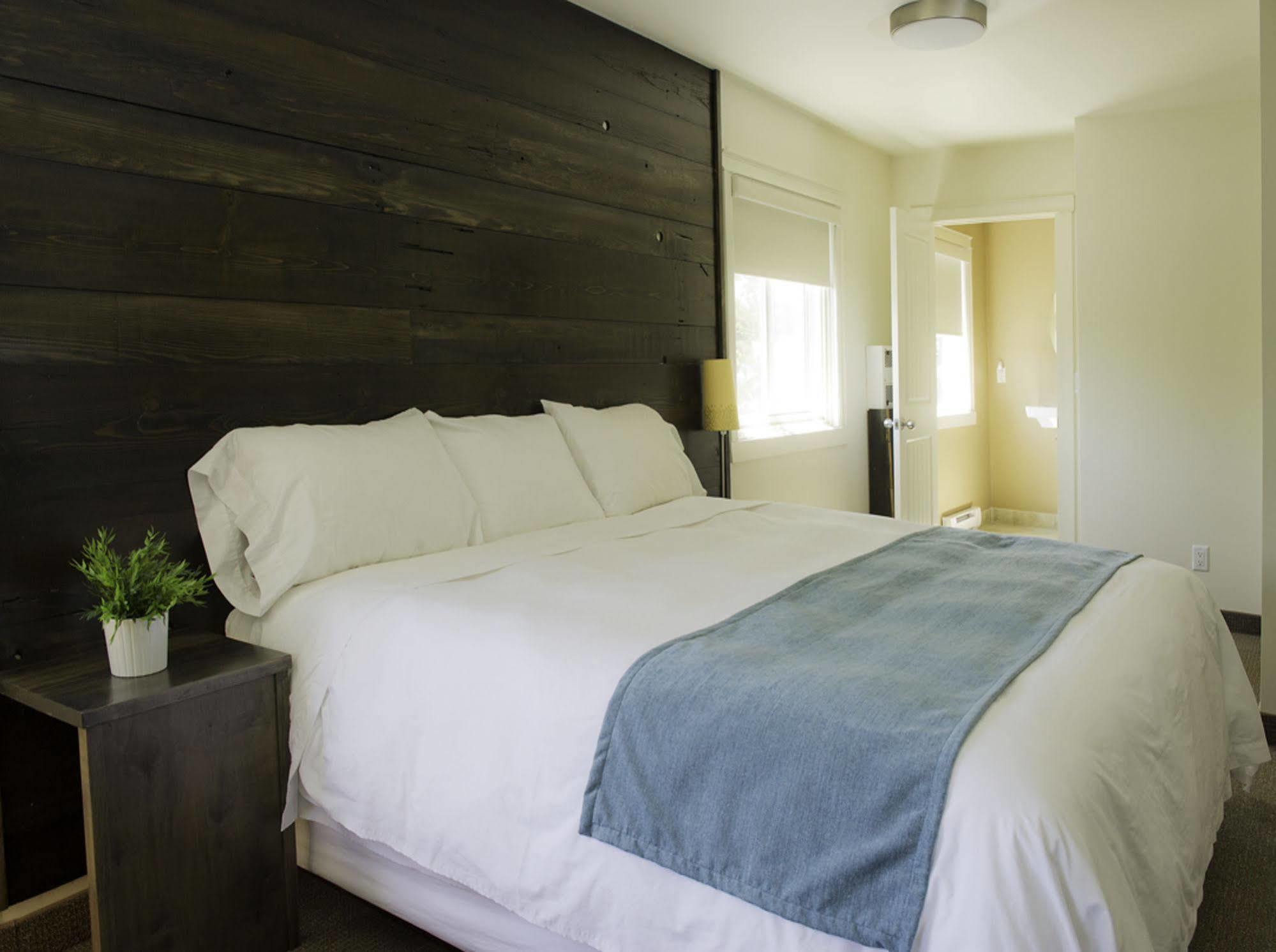 Pine Lodge Muskoka Huntsville Bagian luar foto